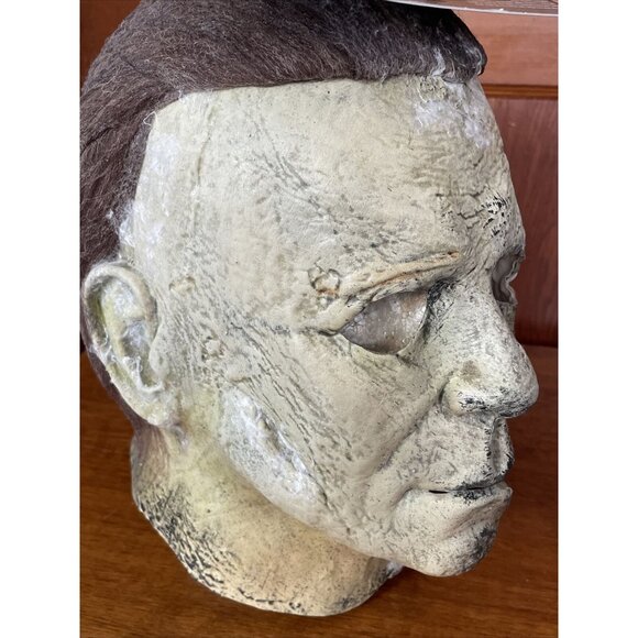 Halloween Ends Trick Or Treat Studios Official Michael Myers Latex Mask 2022 NWT - Picture 1 of 13